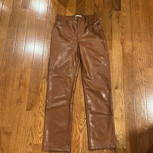 NWOT Abercrombie 90’s high rise  - “leather”- 8L
